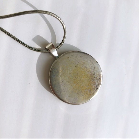 Vintage Rabbit Art Resin Pendant Chain Necklace - Picture 8 of 9